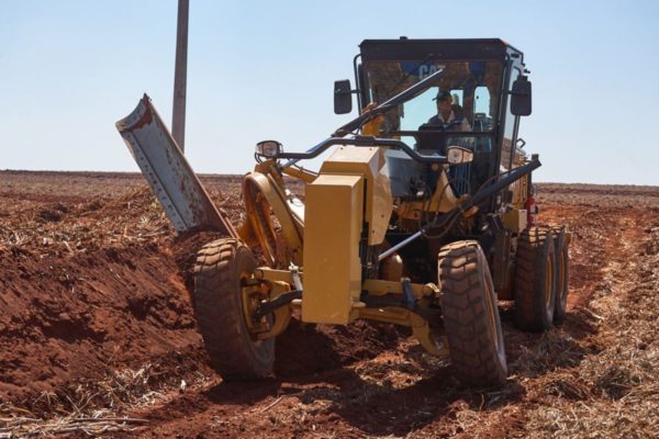 Строительная техника Автогрейдеры Caterpillar 120