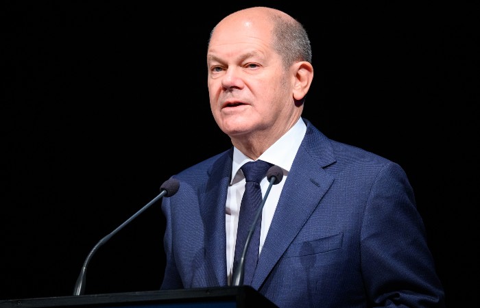 Шольц заявил, что Германия в перспективе полностью откажется от энергоносителей из РФ