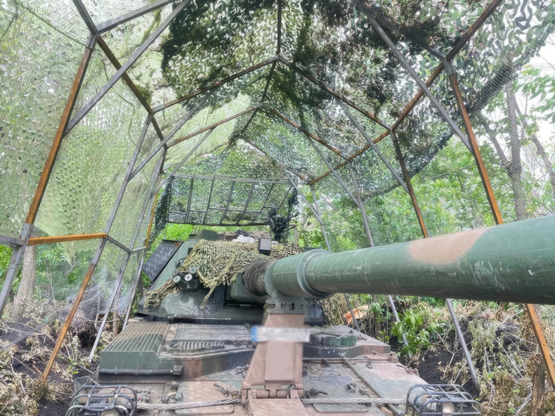 Вони наближають перемогу: Ошукати ворога та&nbsp;врятувати захисників. Як&nbsp;Метінвест Ріната Ахметова виготовляє фальшиву артилерію та&nbsp;&laquo;ловців ланцетів&raquo;