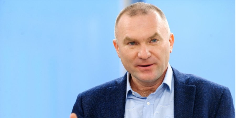За інкримінованих збитках у 7 млн грн. Для Мазепи вимагають заставу в 700 млн грн, його брата — в 500 млн грн