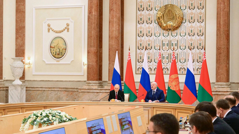 Минск беспокоит ситуация на границах с Литвой и Польшей, заявил Лукашенко